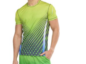 Grünes Funktionsshirt mit sportlichem Schnitt, bedruckt im Sublimationsverfahren. Perfekt für aktive Einsätze wie Gym, Mannschaftssport oder Promotionkleidung. Aus 100 % Polyester, hergestellt in Polen. Verfügbar bei AMGS Group.